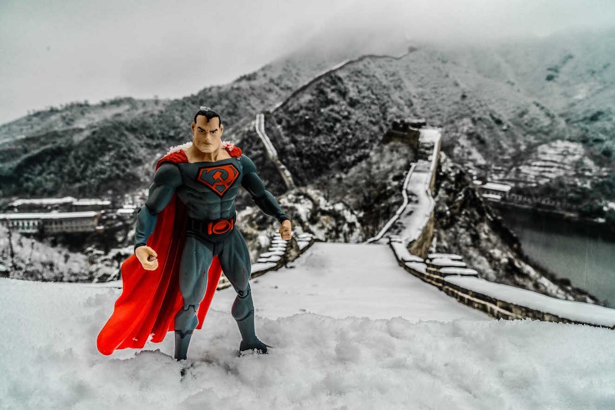 Enrico Pescantini - A red superhero in North Korea